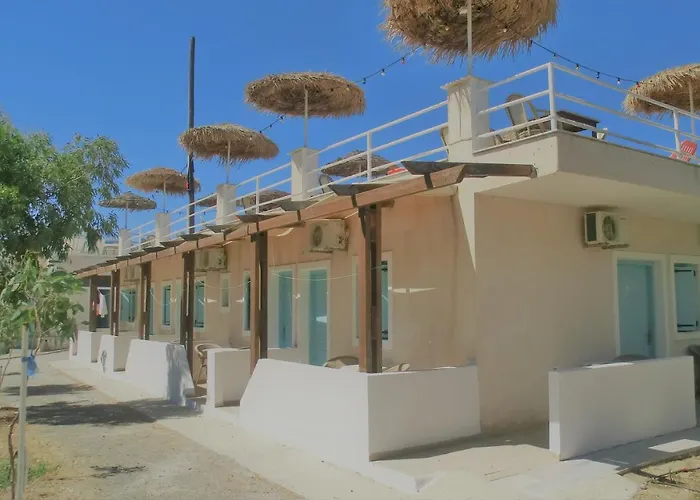 Santorini Camping/Rooms Fira 