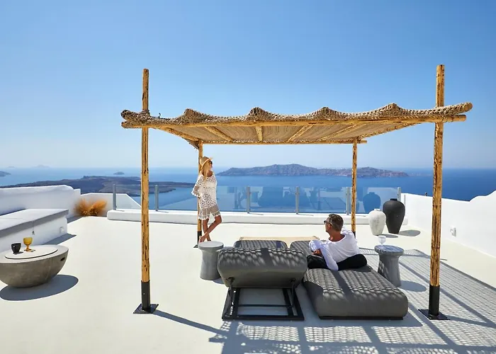 You & Me Suites Φηρά