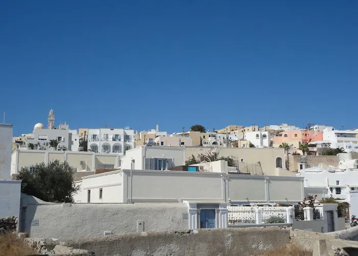 Boutique Triena Apartments Fira 