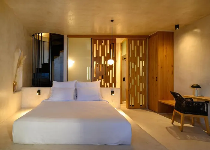 Oia (Santorini) Beach Vacation Rentals