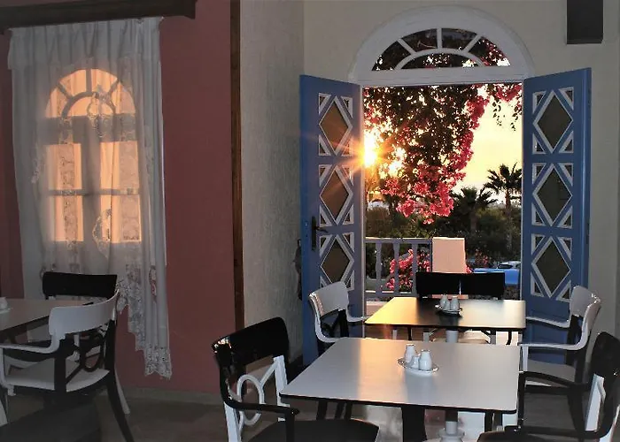 Pet friendly Artemis Santorini Hotel Kamari 