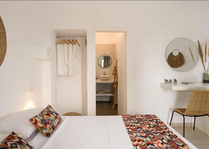 Cal Day Rooms Santorini Perissa 