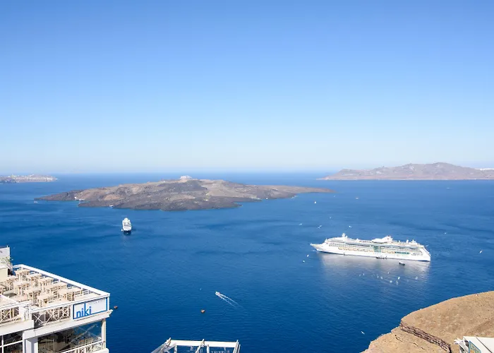 On The Cliff Hotel Fira 