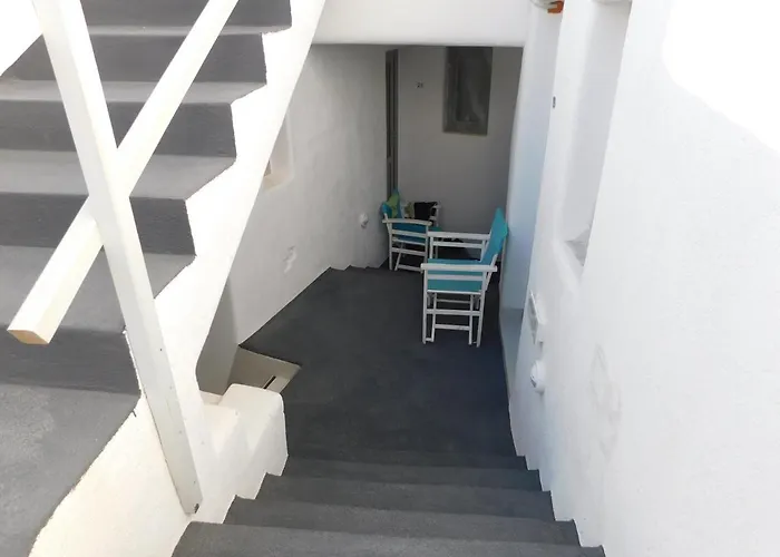 Pet friendly Fira My Cozy Rooms
