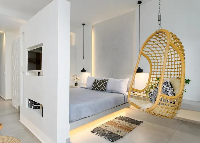 George & Joanna Suites Santorini Fira 