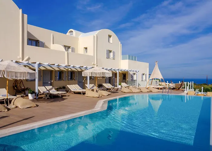 Aliter Suites Fira  con Piscina