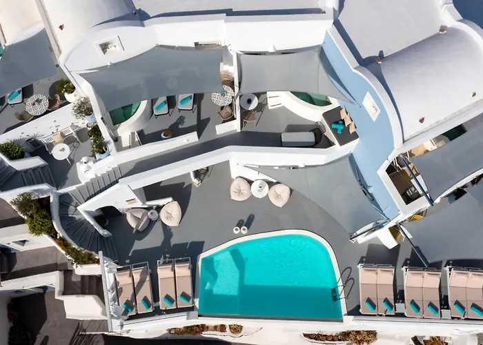 Kima Oia Suites