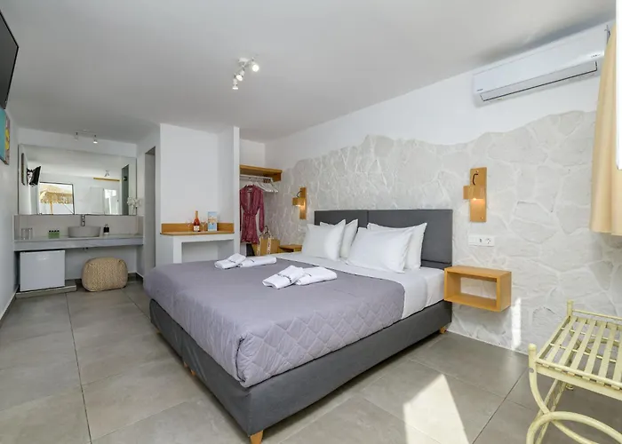 Hotel per famiglie a Perissa (Santorini)