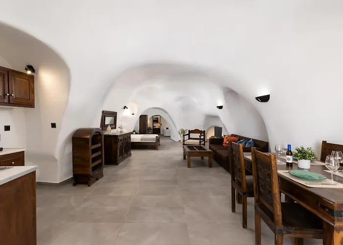 Los mejores  11 Hoteles Spa en Oia (Santorini) para una Escapada de Relax 