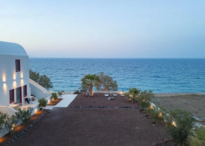 Private Michelangelo Beach Villa Oia 