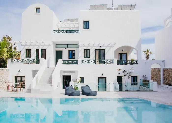 Sellada Beach Perissa 