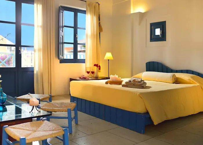 Hotels With Suites In Kamari (Santorini) 