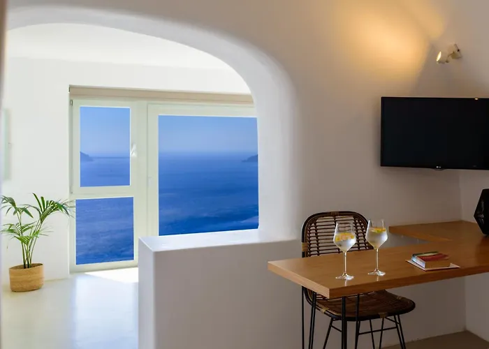 Fira (Santorini) 3 Star Hotels