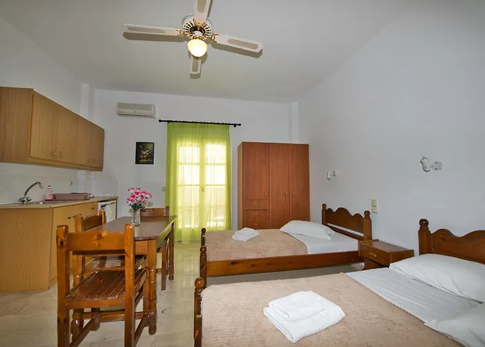 Boutique Ira Apartments Kamári