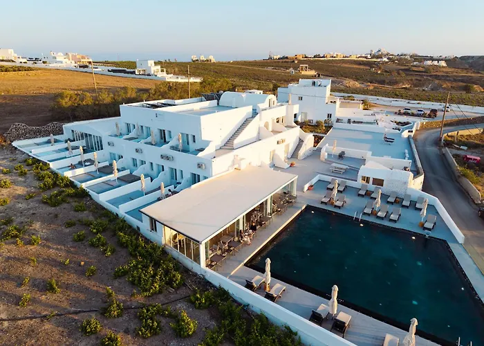 Pet friendly Serenita Luxury Suites Akrotiri 