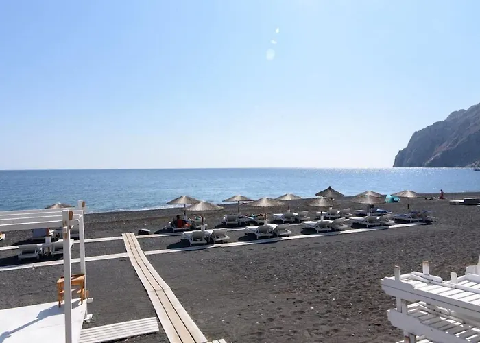 Kamari Blue Boutique Hotel