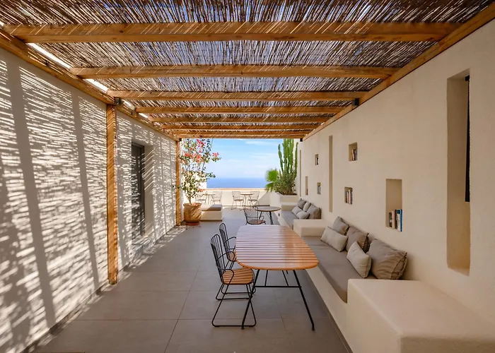 Lemon Suites Santorini Fira 