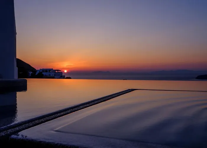 Potnia Theron Suites Akrotiri 