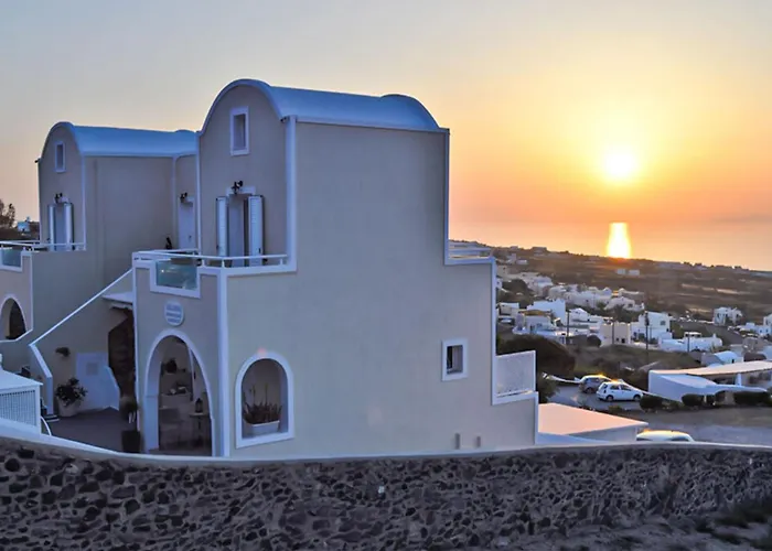 Kiklamino Sunset Suites Oia 
