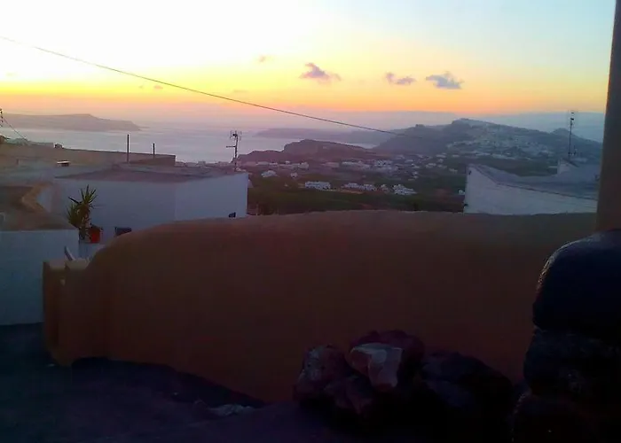 Filotimo Cave Houses Pyrgos Kallistis