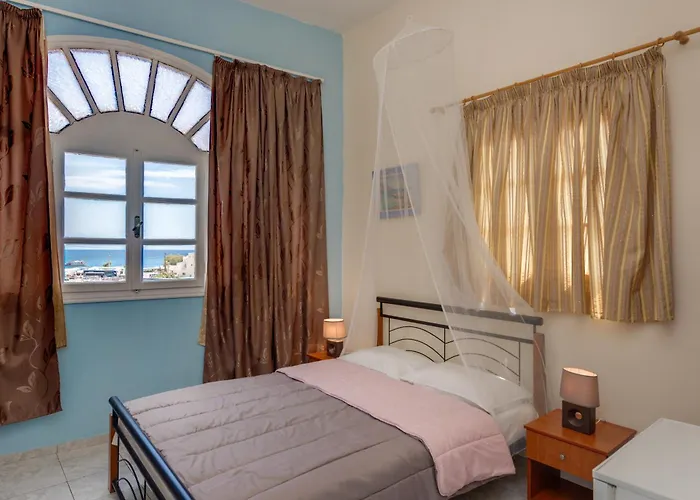 Onar Rooms & Studios Perissa 