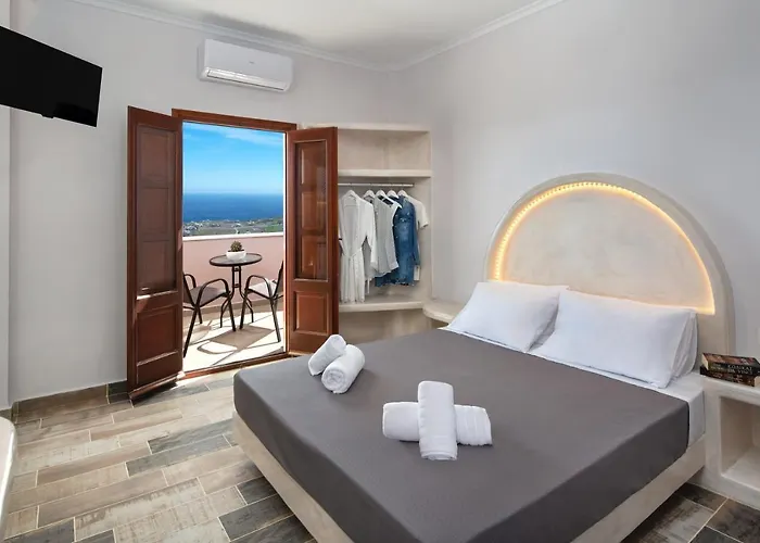 Nectarios Villa 2 Fira 
