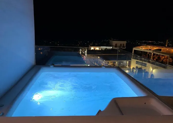 Emfasis Luxury Villa With Heated Jacuzzi-Sunset View Fira 